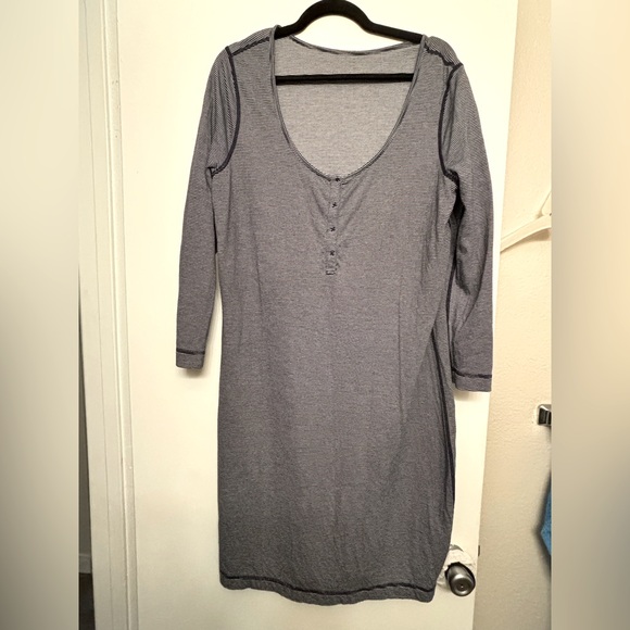 Dresses & Skirts - Sweater dress stripped navy blue XL